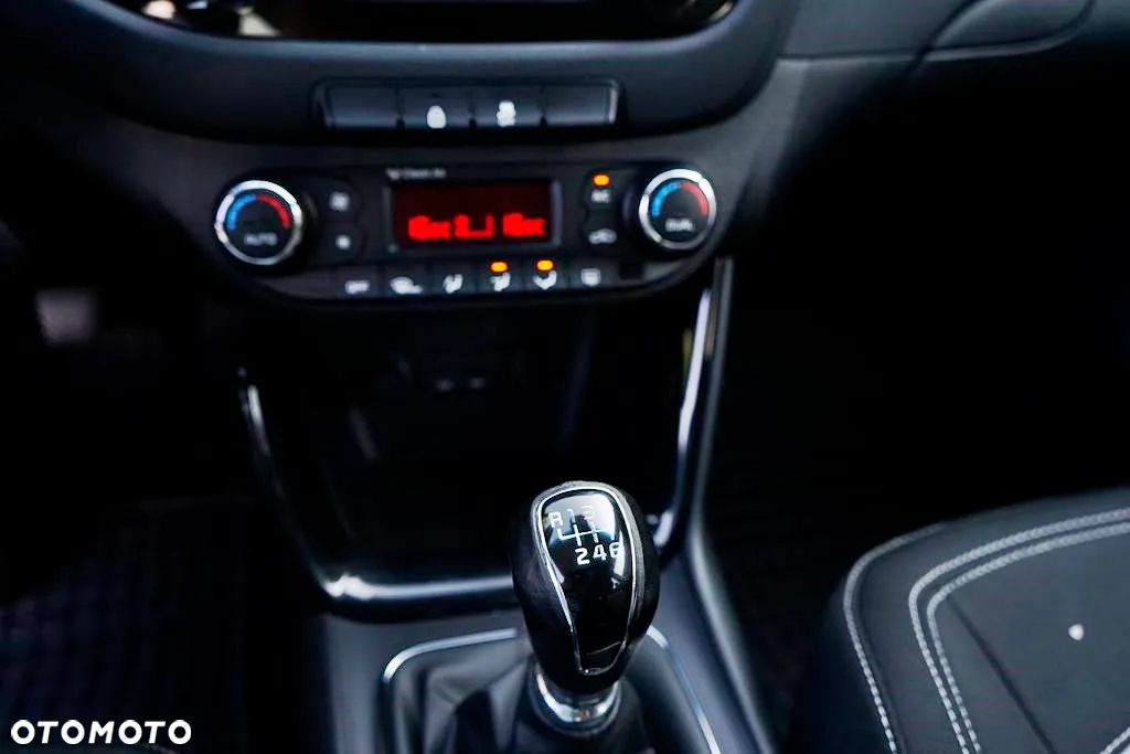 Kia Ceed - 26