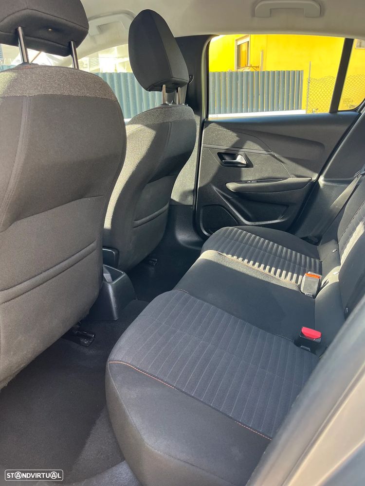 Peugeot 208 1.2 PureTech Active - 12