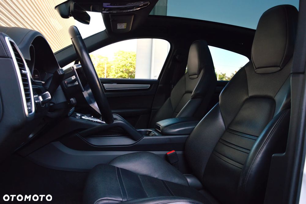 Porsche Cayenne Standard - 13