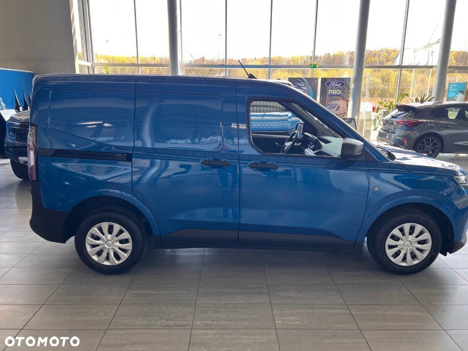 Ford Transit Courier - 4
