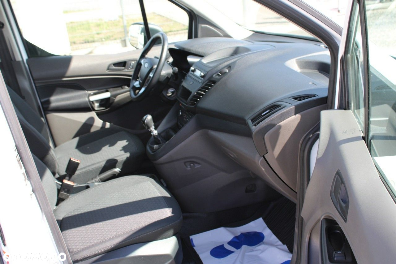 Ford Transit Connect - 28