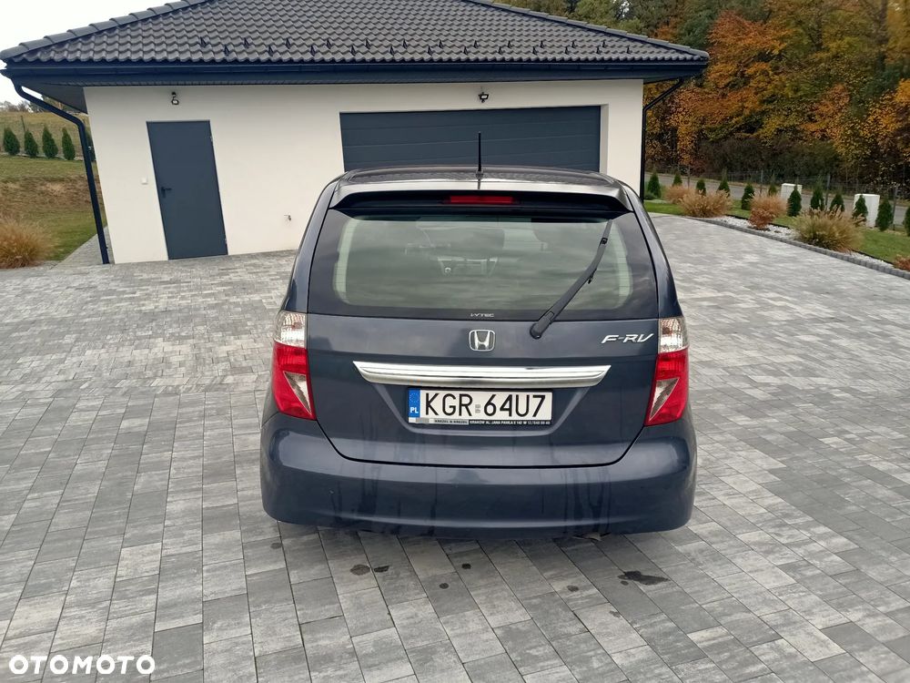 Honda FR-V - 4