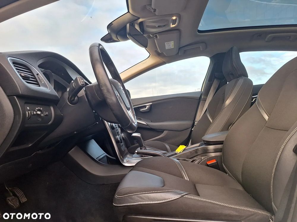 Volvo V40 D2 Momentum - 16