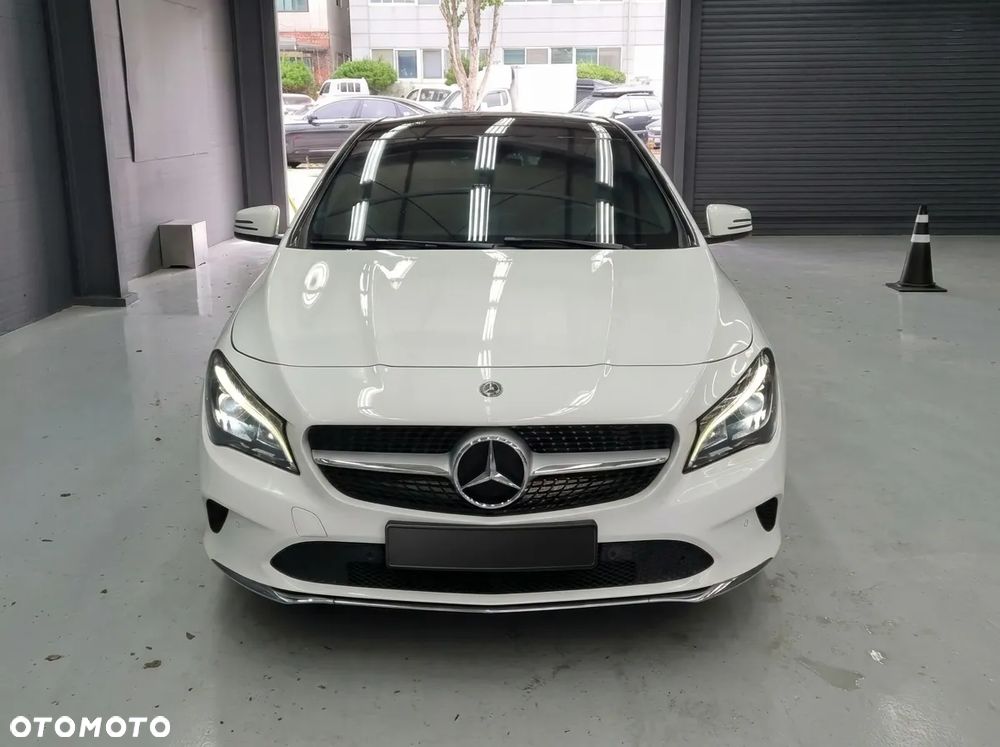 Mercedes-Benz CLA - 2