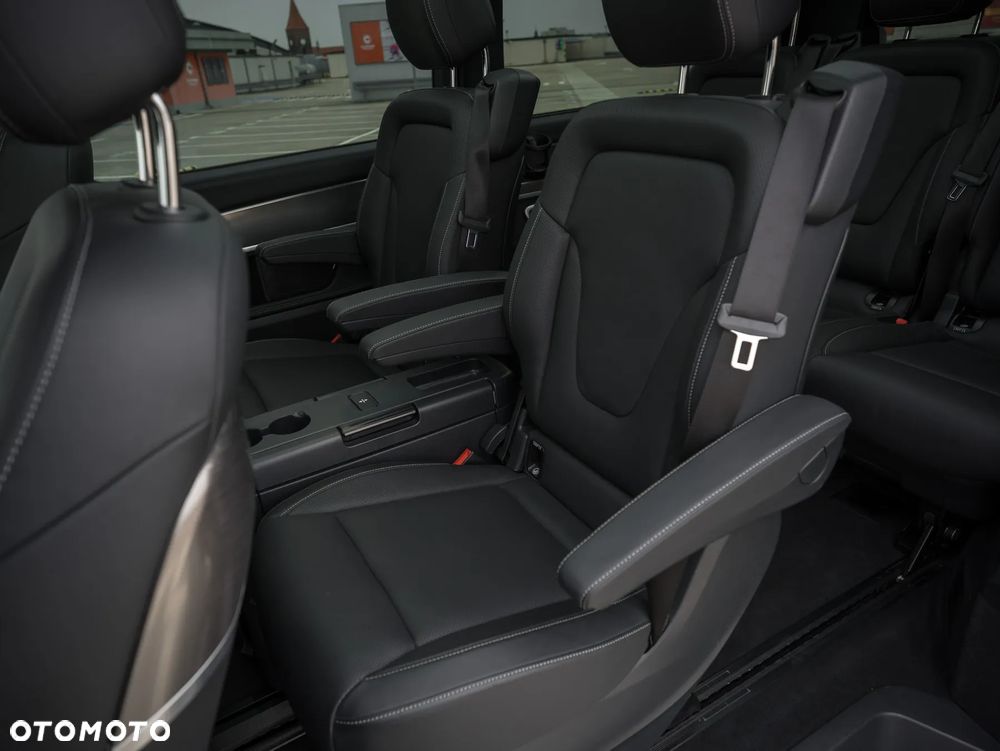 Mercedes-Benz Klasa V 300 d 4-Matic Exclusive 9G-Tronic (d³ugi) - 24