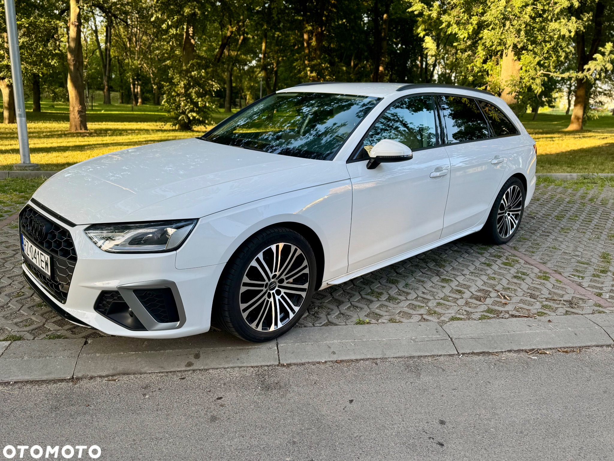 Audi A4 Avant 40 TDI S tronic S line - 8