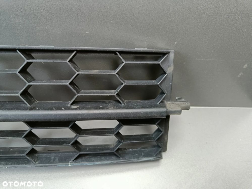 Kratka Zderzaka Środkowa Skoda Octavia 3 III Atrapa 5E0853677 - 7
