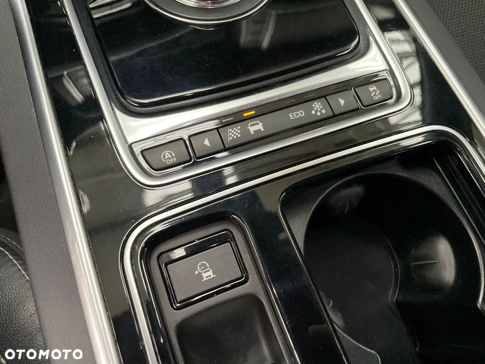 Jaguar XF 2.0 i4D AWD R-Sport - 25
