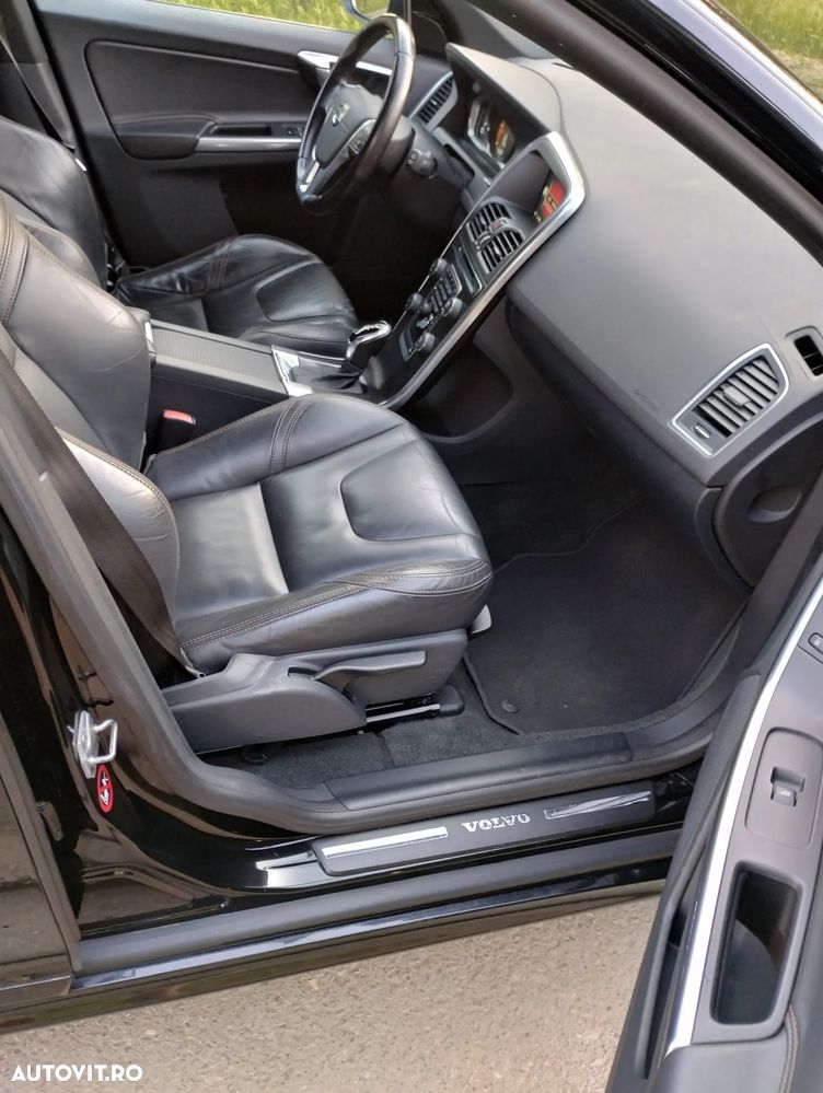 Volvo XC 60 D4 AWD Geartronic Kinetic - 12
