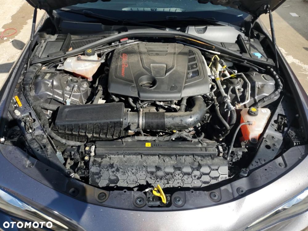 Alfa Romeo Giulia 2.0 Turbo 16V AT8-Q4 Ti - 10