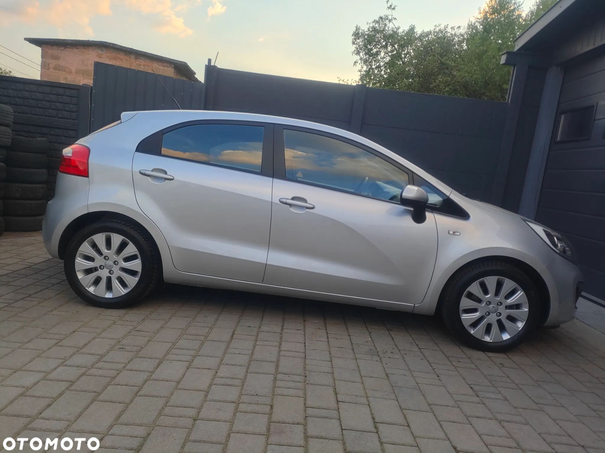 Kia Rio 1.2 Attract - 25
