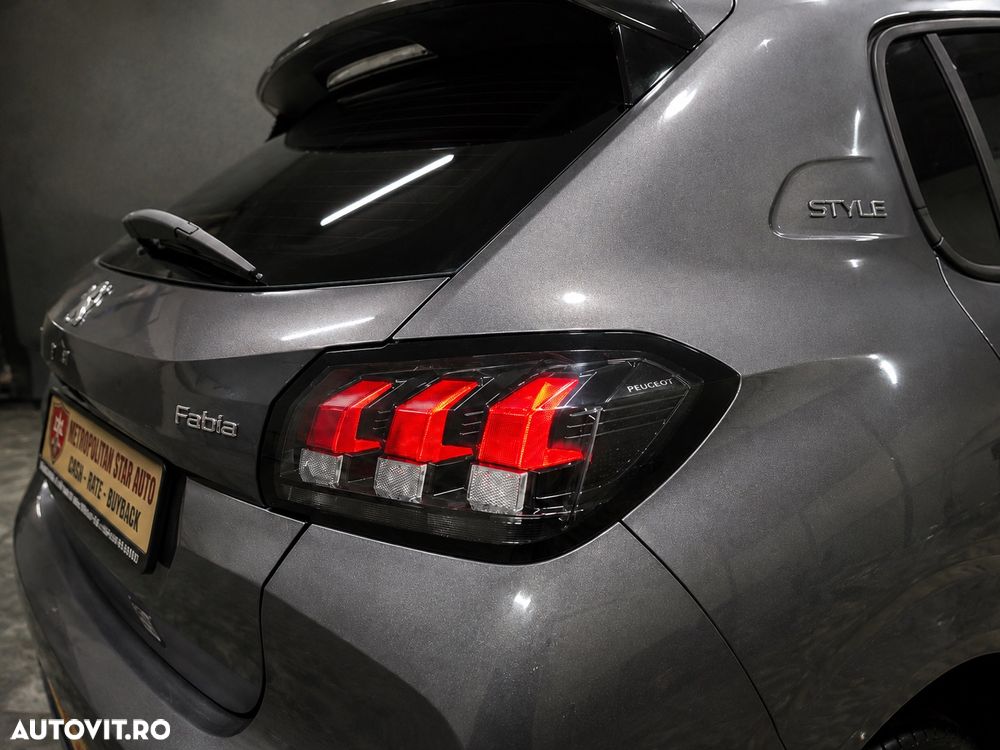 Peugeot 208 1.2 L PureTech STT Active - 18
