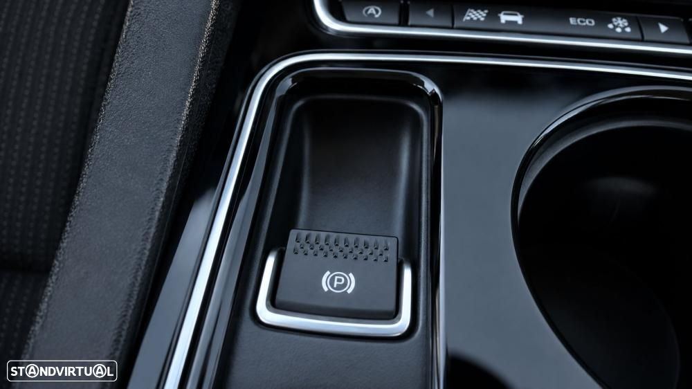 Jaguar F-Pace 20d Prestige - 30