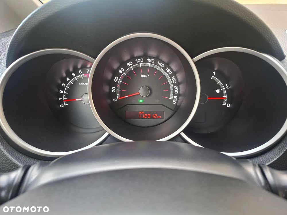Kia Venga 1.4 CVVT Business Line - 27