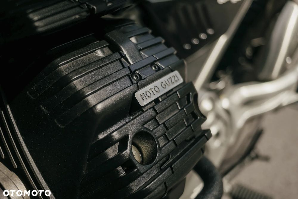 Moto Guzzi V85 - 10