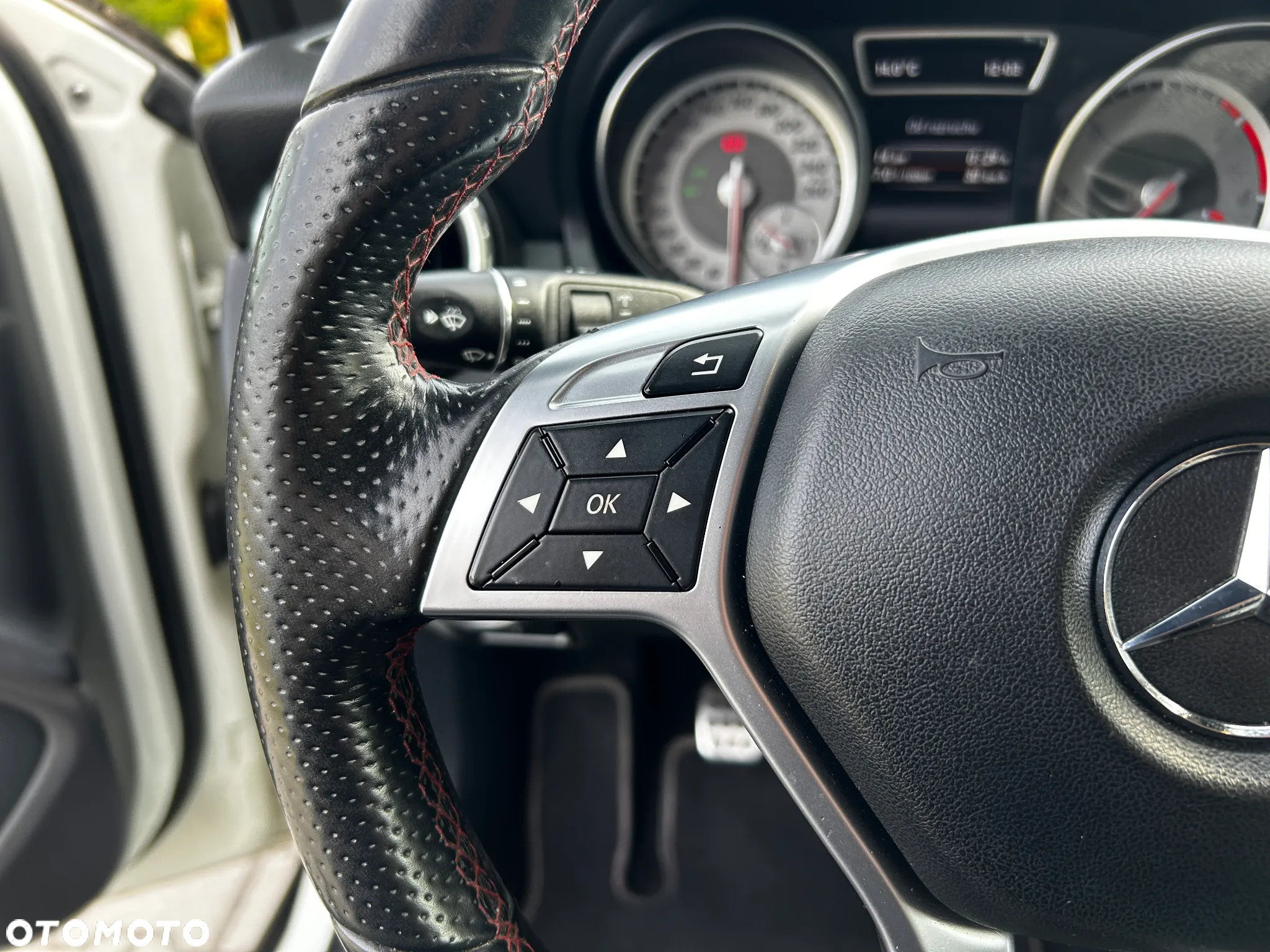 Mercedes-Benz GLA 180 d AMG Line - 23