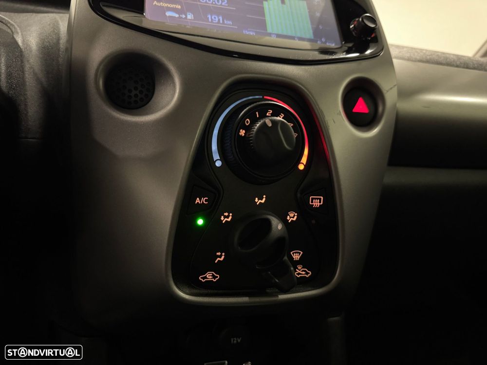 Toyota Aygo 1.0 X-Play+AC+X-Touch - 32