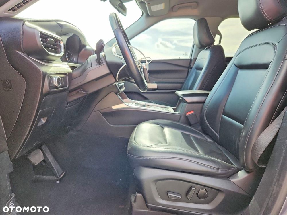 Ford Explorer - 8