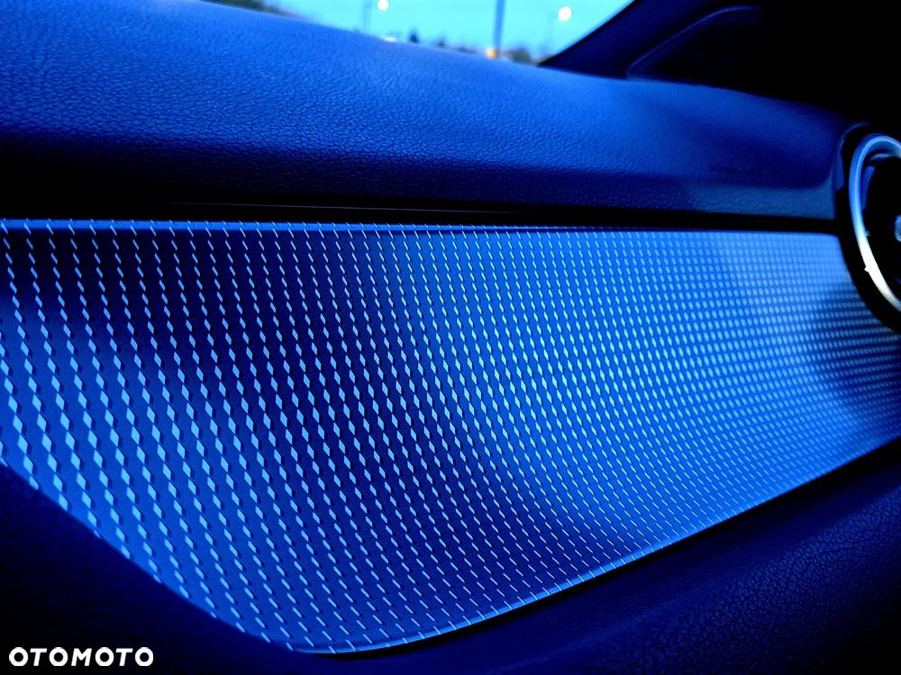 Mercedes-Benz GLA - 22