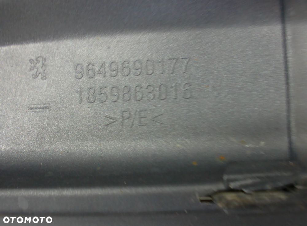 Peugeot 207 Zderzak tył KTH - 12