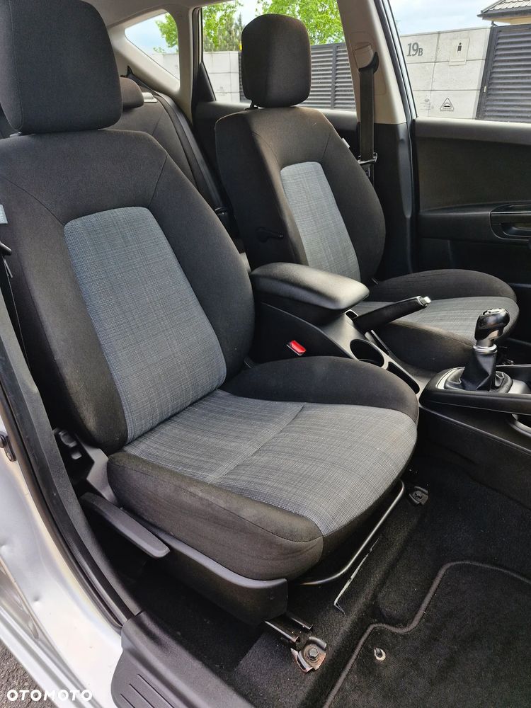 Kia Ceed 1.4 CVVT Attract - 11