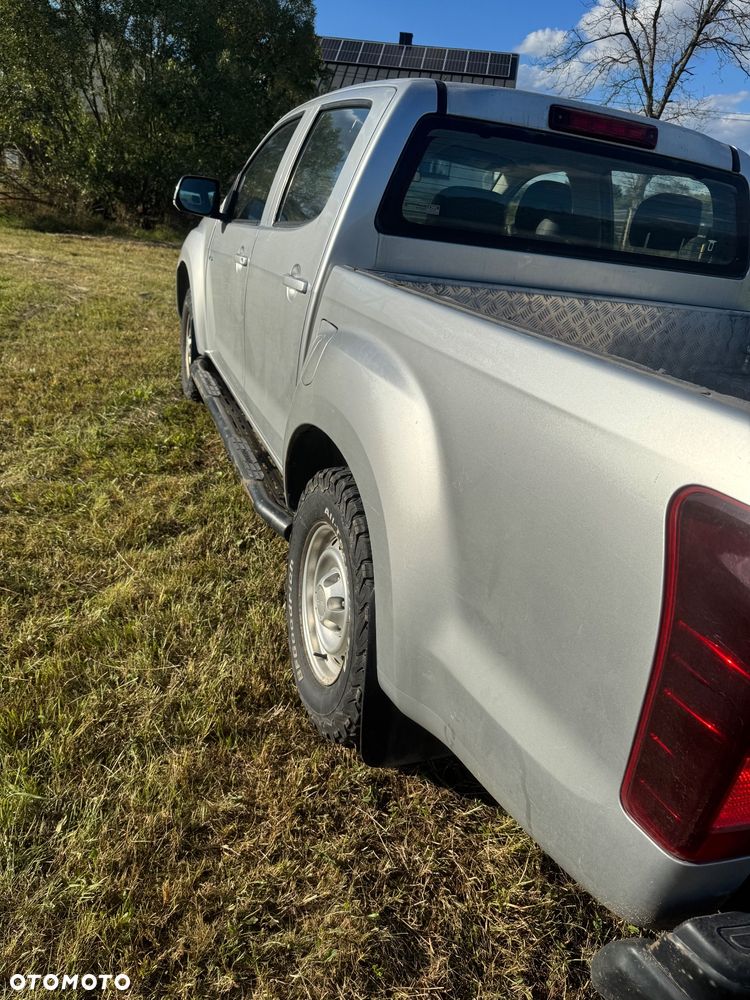 Isuzu D-Max 2.5 DC LS - 21