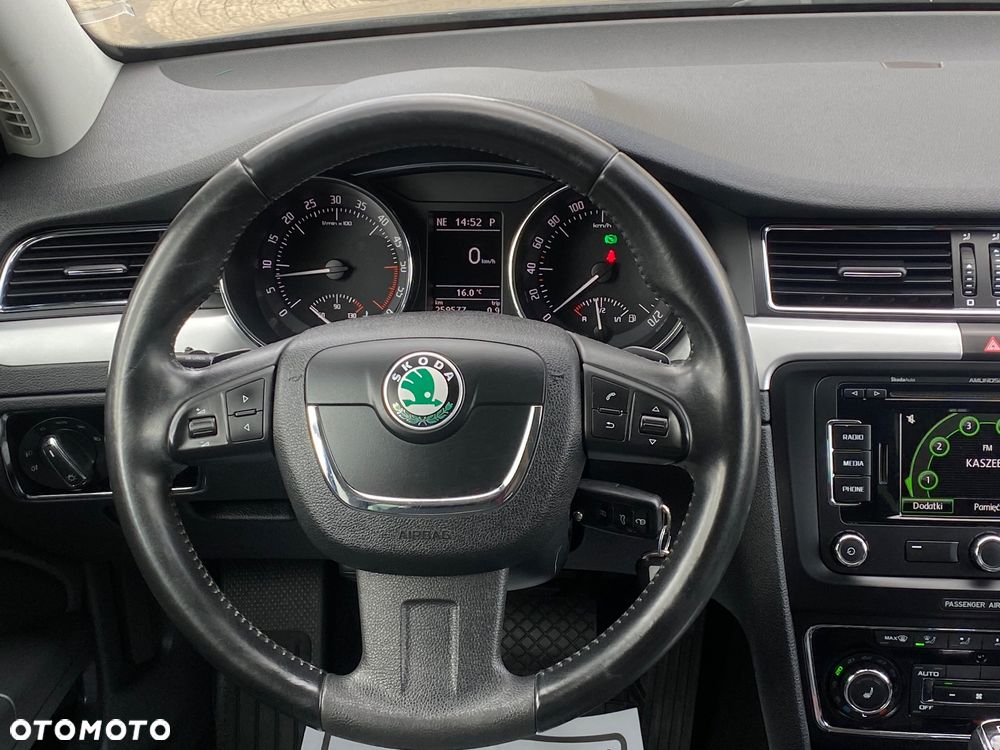 Skoda Superb 2.0 TDI DSG Exclusive - 13