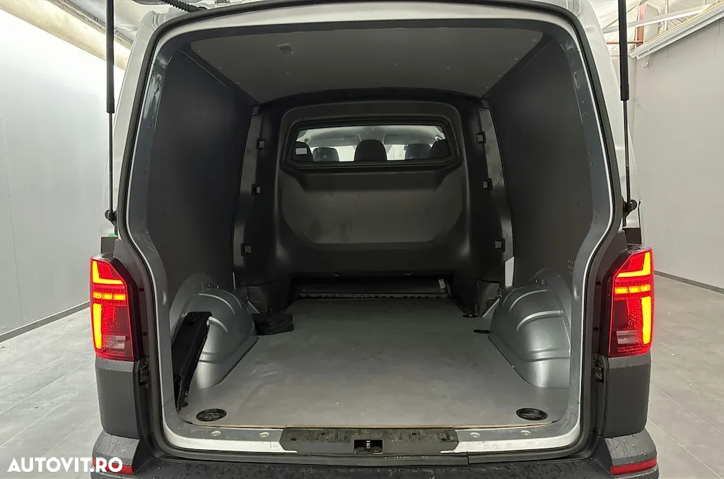 Volkswagen Transporter Kombi TDI Lang DSG - 9