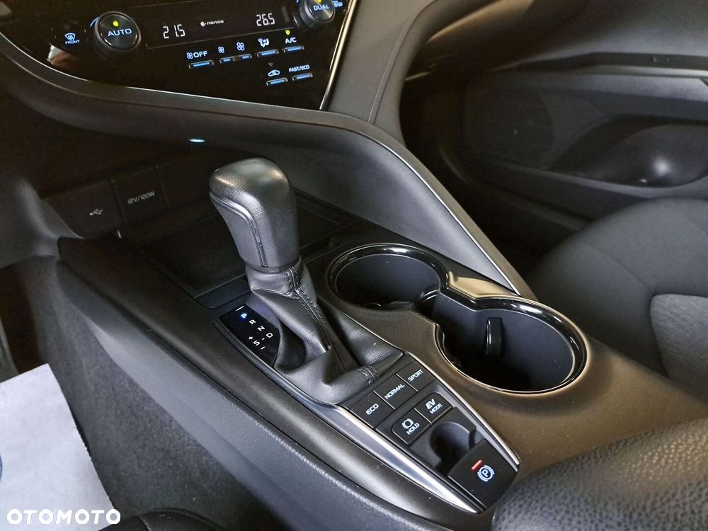 Toyota Camry 2.5 Hybrid Comfort CVT - 27