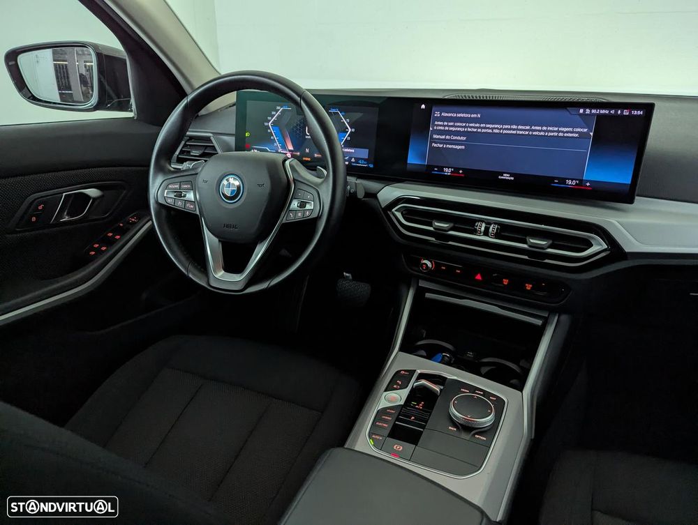 BMW 320 e Corporate Edition Auto - 26