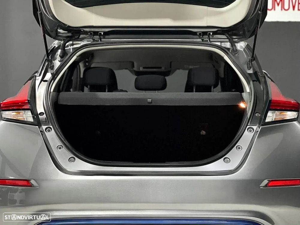 Nissan Leaf - 12
