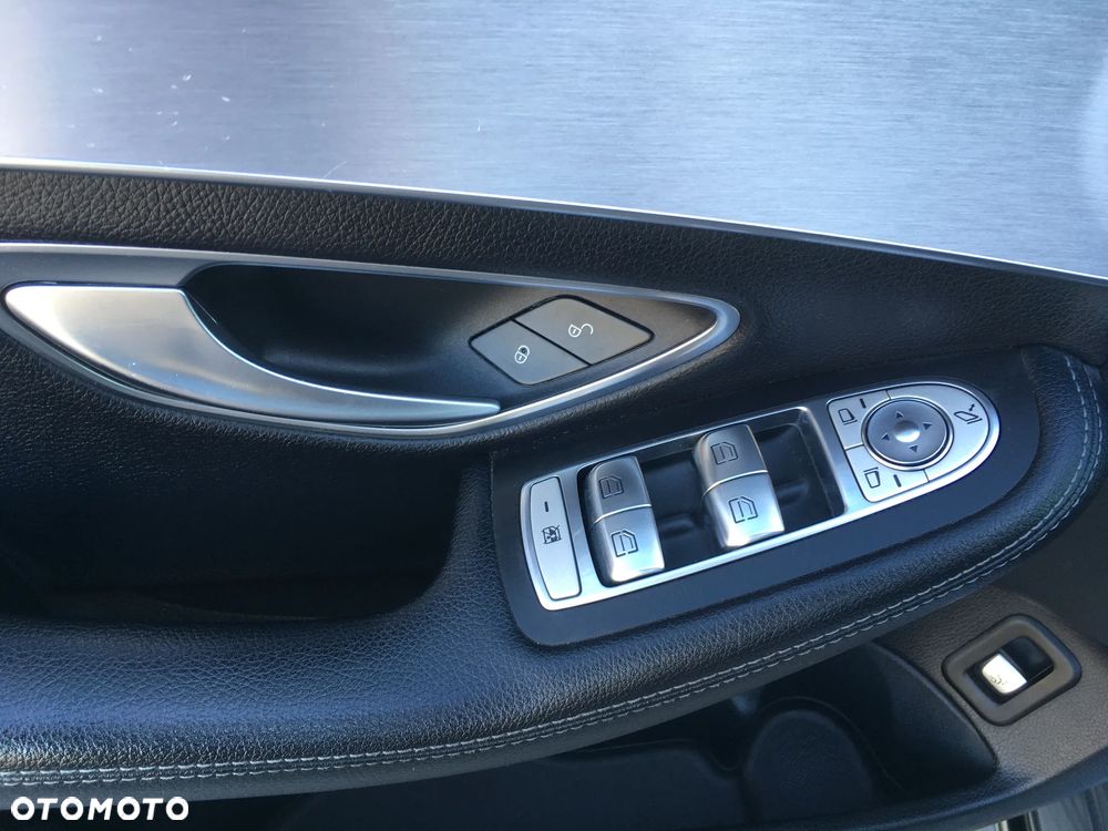 Mercedes-Benz Klasa C - 32