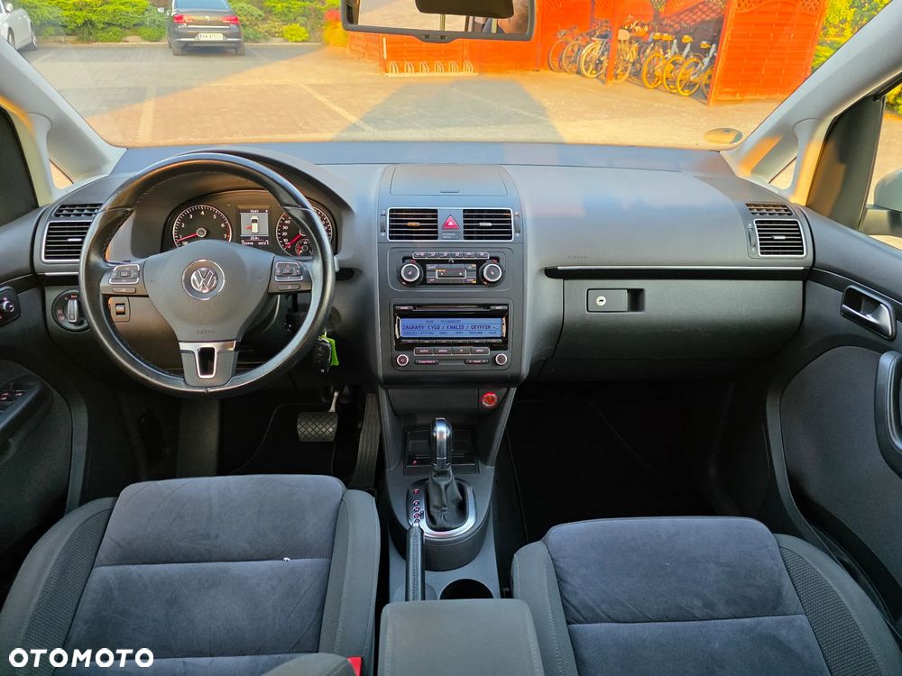 Volkswagen Touran - 17