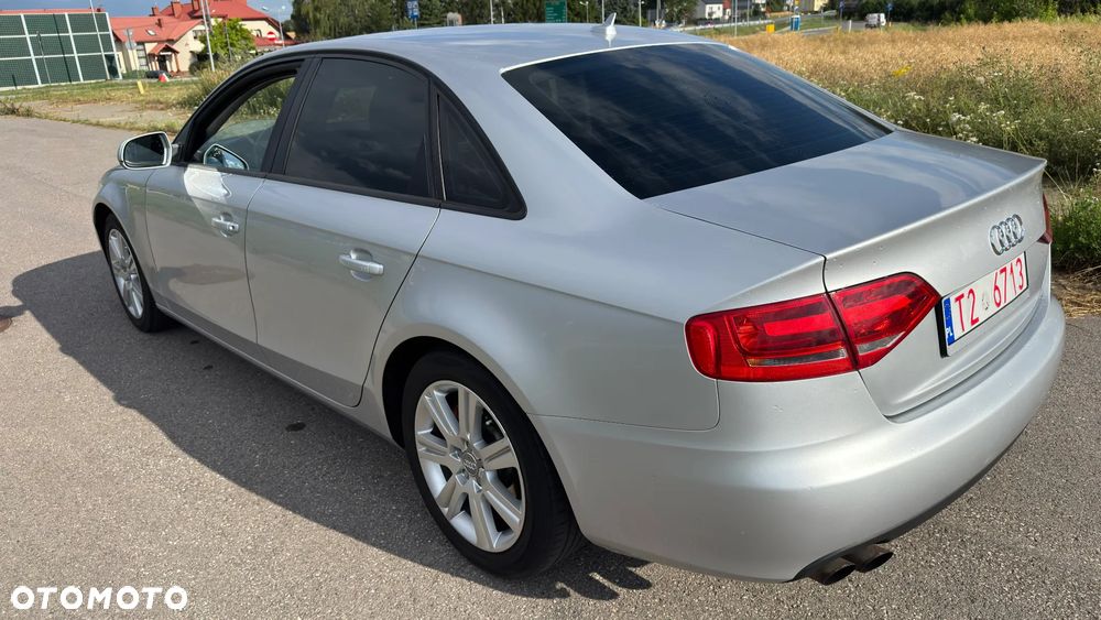Audi A4 Limousine - 3