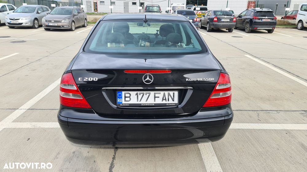 Mercedes-Benz E 200 KOMPRESSOR Elegance - 33