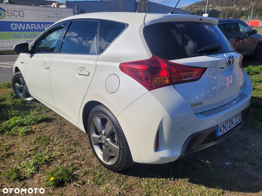 Toyota Auris - 12
