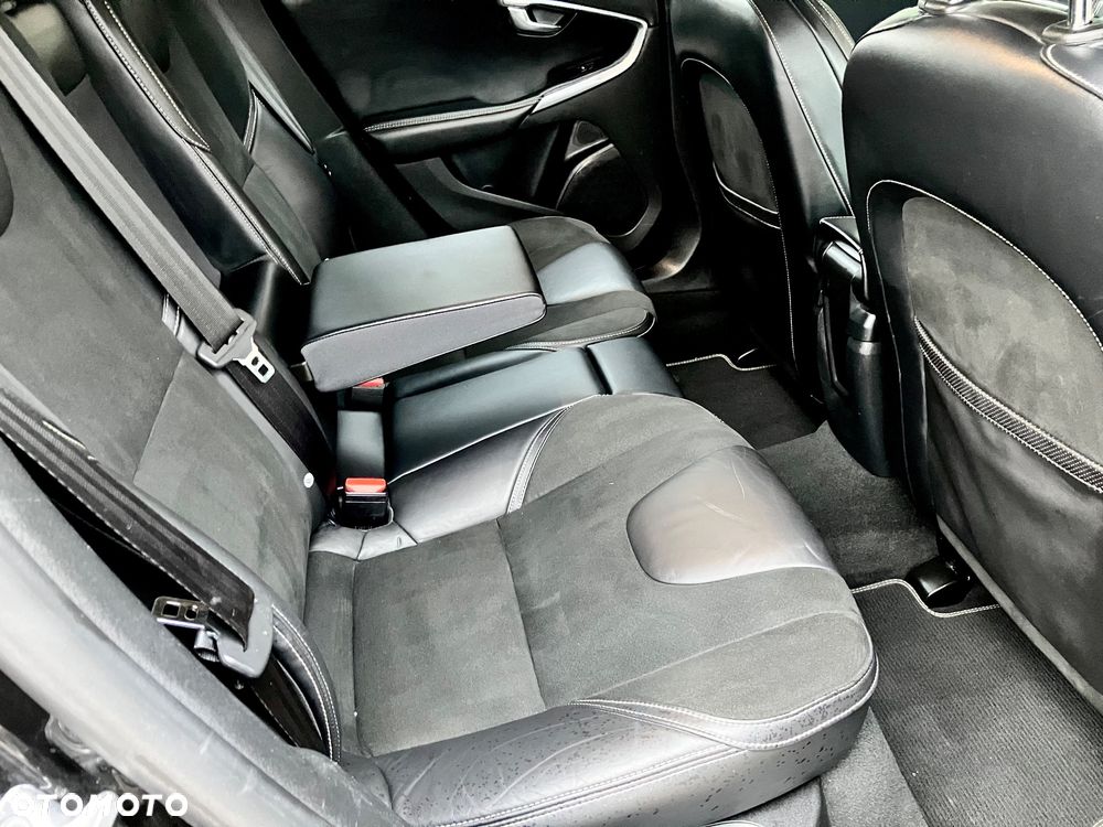 Volvo V40 D2 Geartronic RDesign - 23