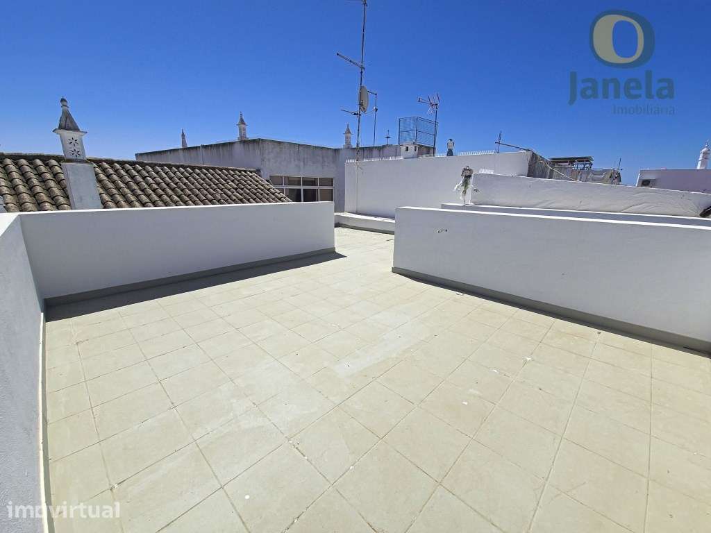 Edifício Renovado com Espaço Comercial, Habitação e Terraço Panorâm... - Grande imagem: 4/37