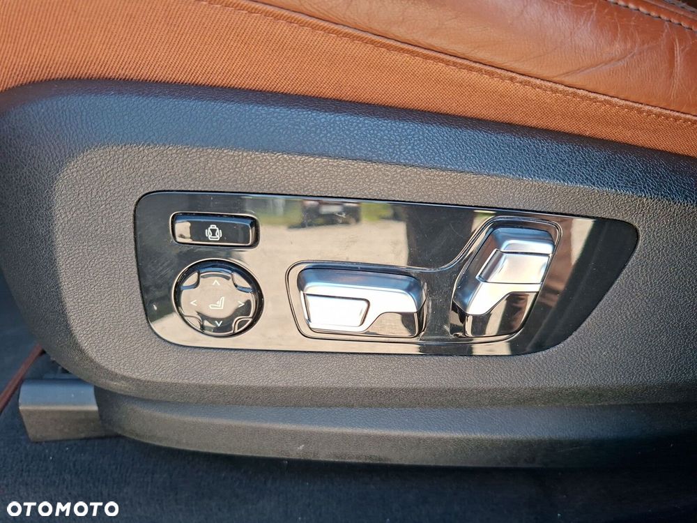 BMW X7 xDrive40d mHEV Individual Edition sport - 25