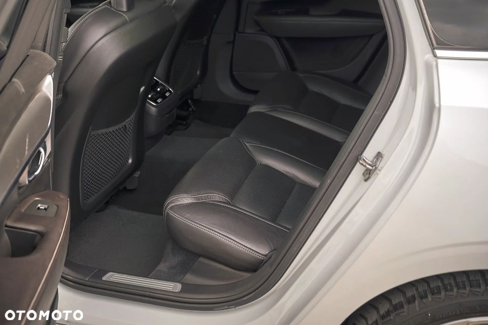 Volvo V90 D5 AWD Geartronic Inscription - 19