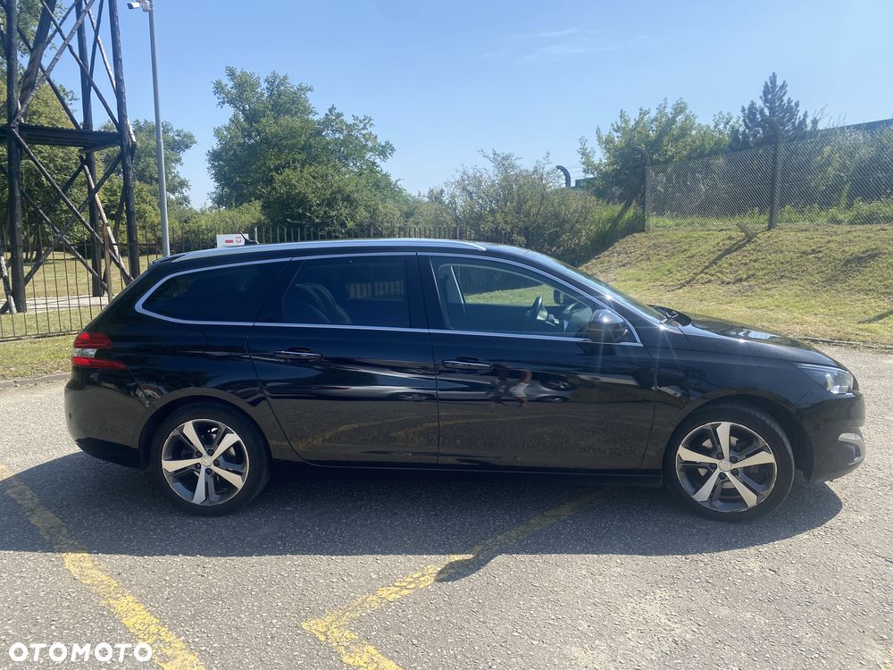 Peugeot 308 SW 1.2 PureTech Allure S&S - 6