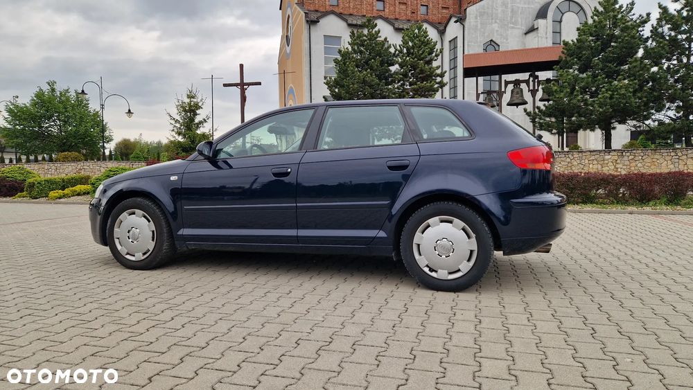 Audi A3 Sportback 1.6 Attraction - 6
