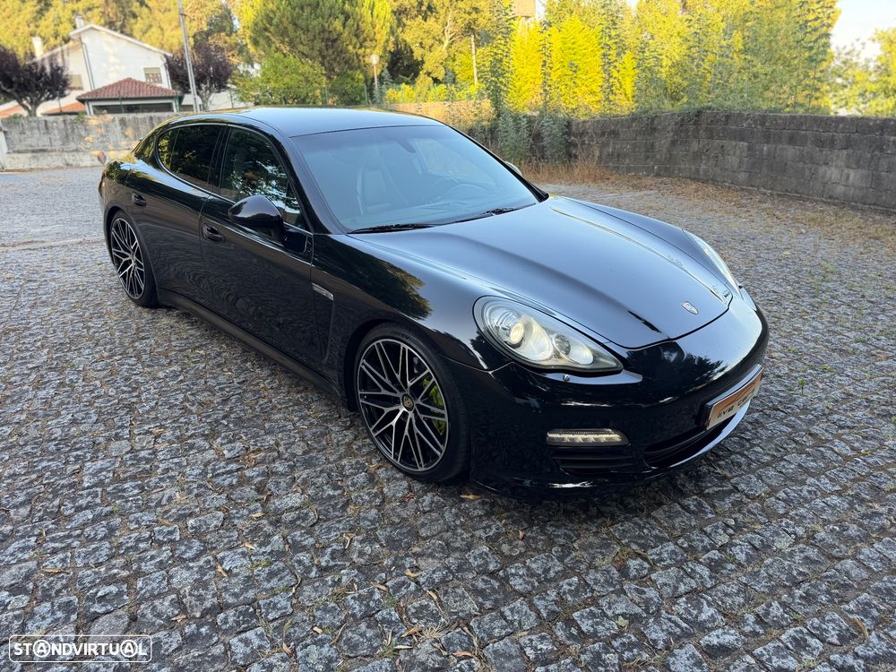 Porsche Panamera Platinum Edition - 3