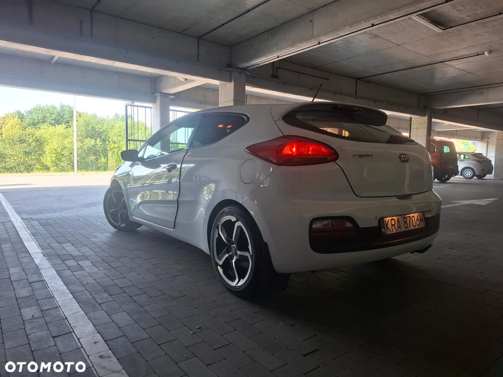 Kia ProCeed 1.4 M - 10