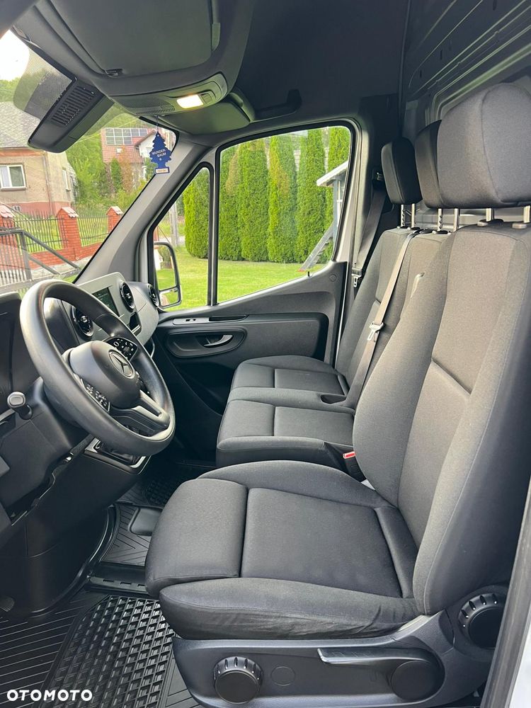 Mercedes-Benz Sprinter - 26