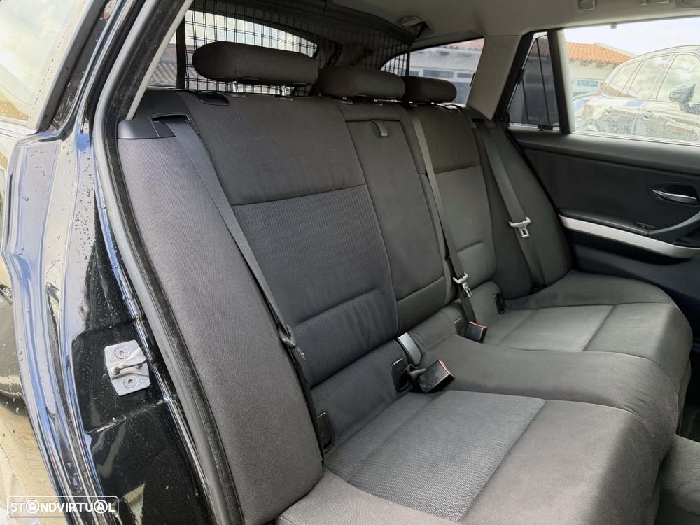 BMW 318 d LifeStyle - 25