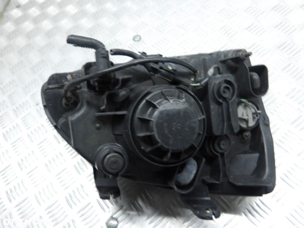 KIA CARENS II 02-06 2.0B LAMPA PRAWA LEWA PRZÓD PRZEDNIA - 8