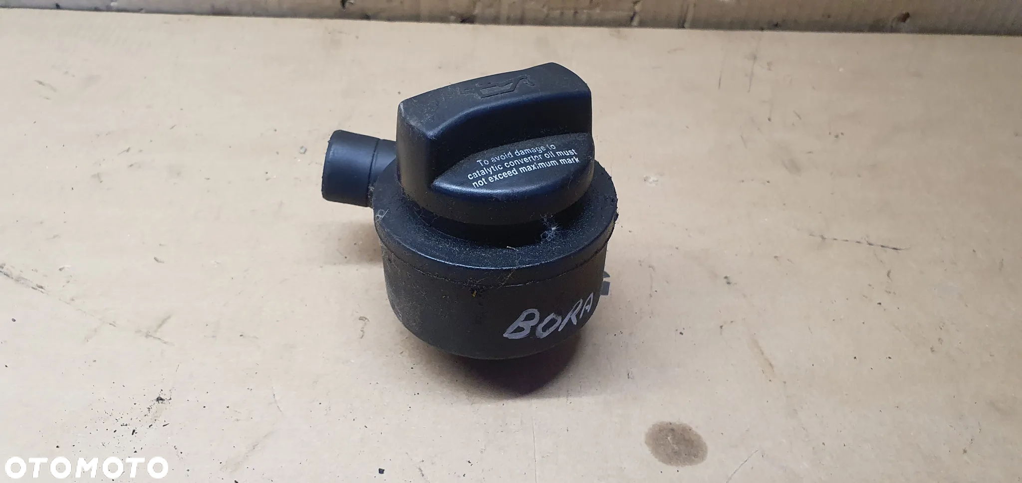 Wlew oleju korek zawór odmy VW Golf IV Bora 2.0 087097 - 2