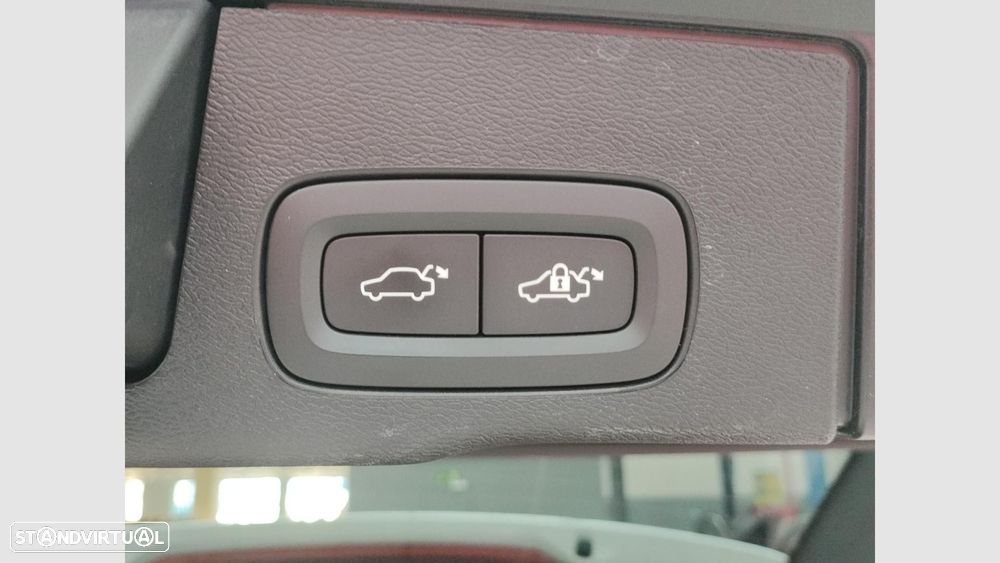 Volvo XC 60 2.0 T6 PHEV Ultimate Dark AWD - 19