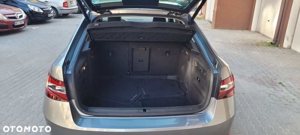 Skoda Superb 2.0 TSI 4x4 L&K DSG - 17